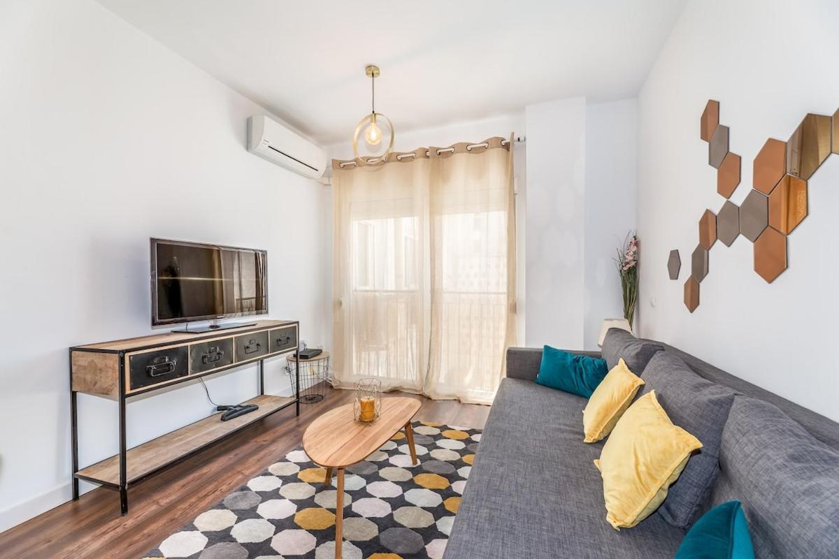 C29 - Trendy Central Apartment With Small Parking And Terrace Málaga Extérieur photo